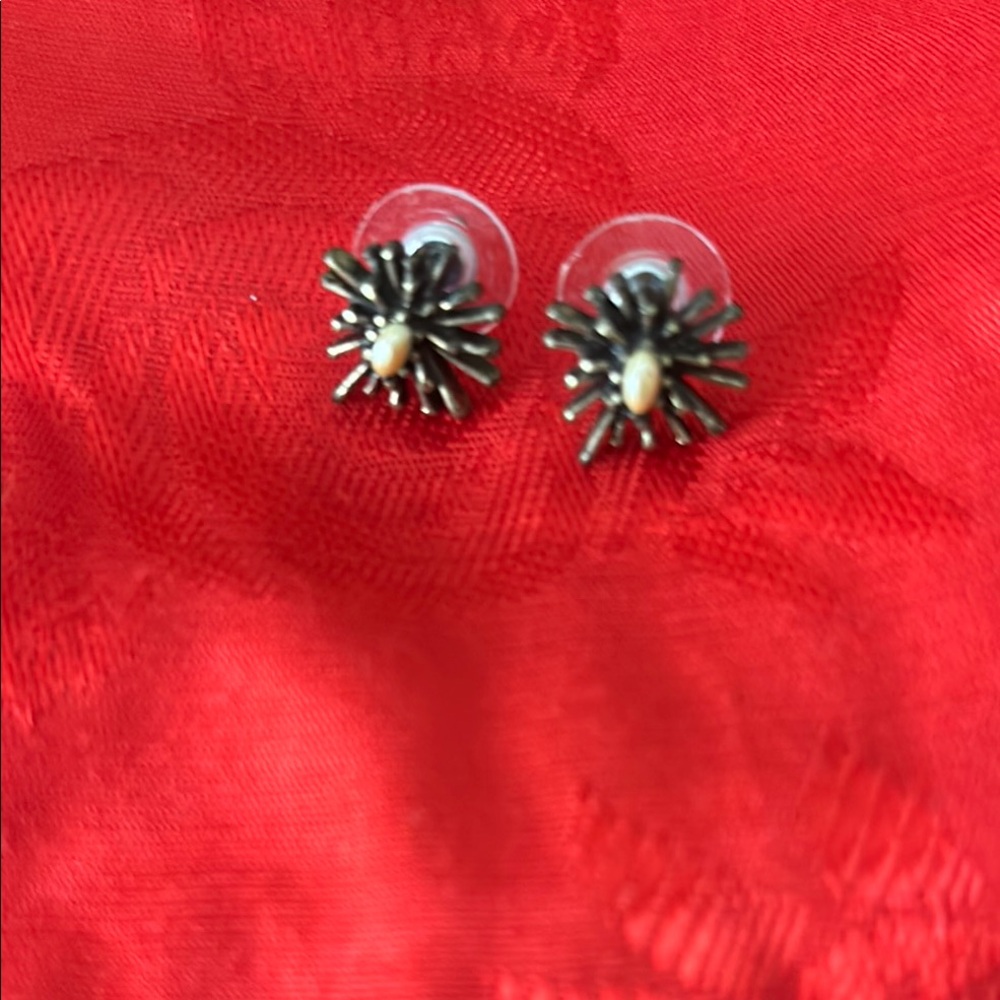 Pierced earrings!  Add to any purchase for FREE! 🆓